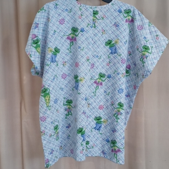 Scrub top extra large cute frogs Simply Basic - Picture 6 of 7